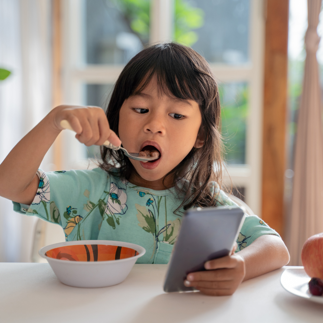 Experts Advise Screen‑Free Mealtimes to Build Healthier Eating Habits in Children